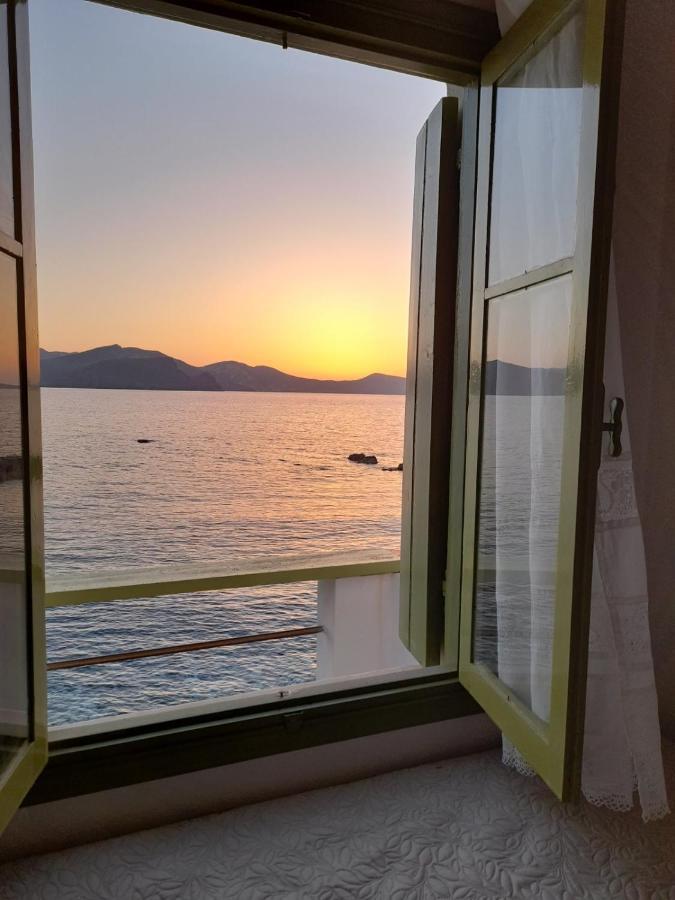 Milos By The Sea - Eco House Plaka  エクステリア 写真