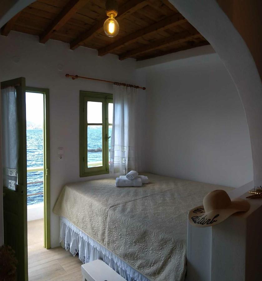 Milos By The Sea - Eco House Plaka  エクステリア 写真