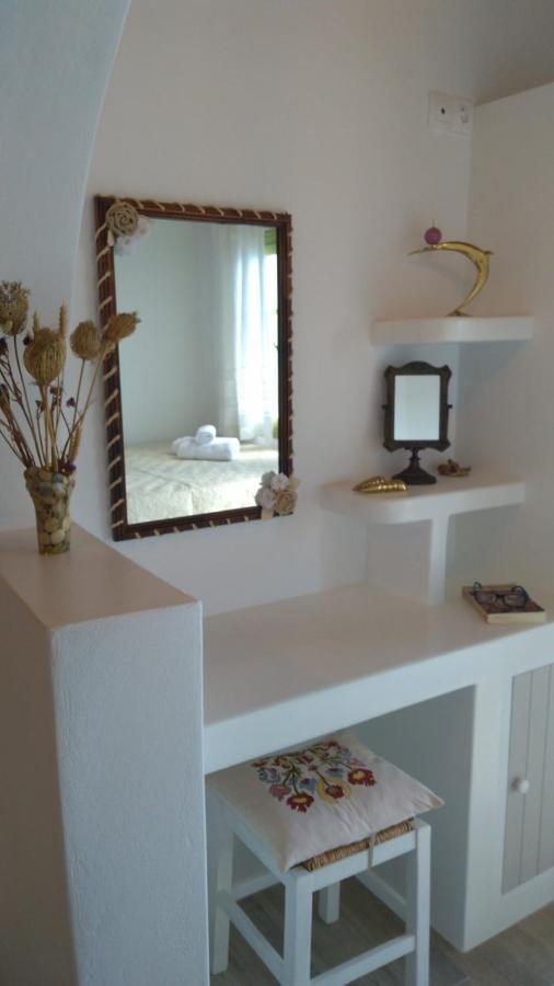 Milos By The Sea - Eco House Plaka  エクステリア 写真