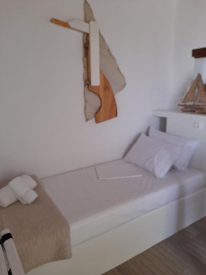 Milos By The Sea - Eco House Plaka  エクステリア 写真